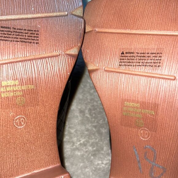 ✨ NWOT✨ATALINA FAUX LEATHER WOVEN PATTERN STUDDED HEELED CLOGS✨ - Picture 8 of 9